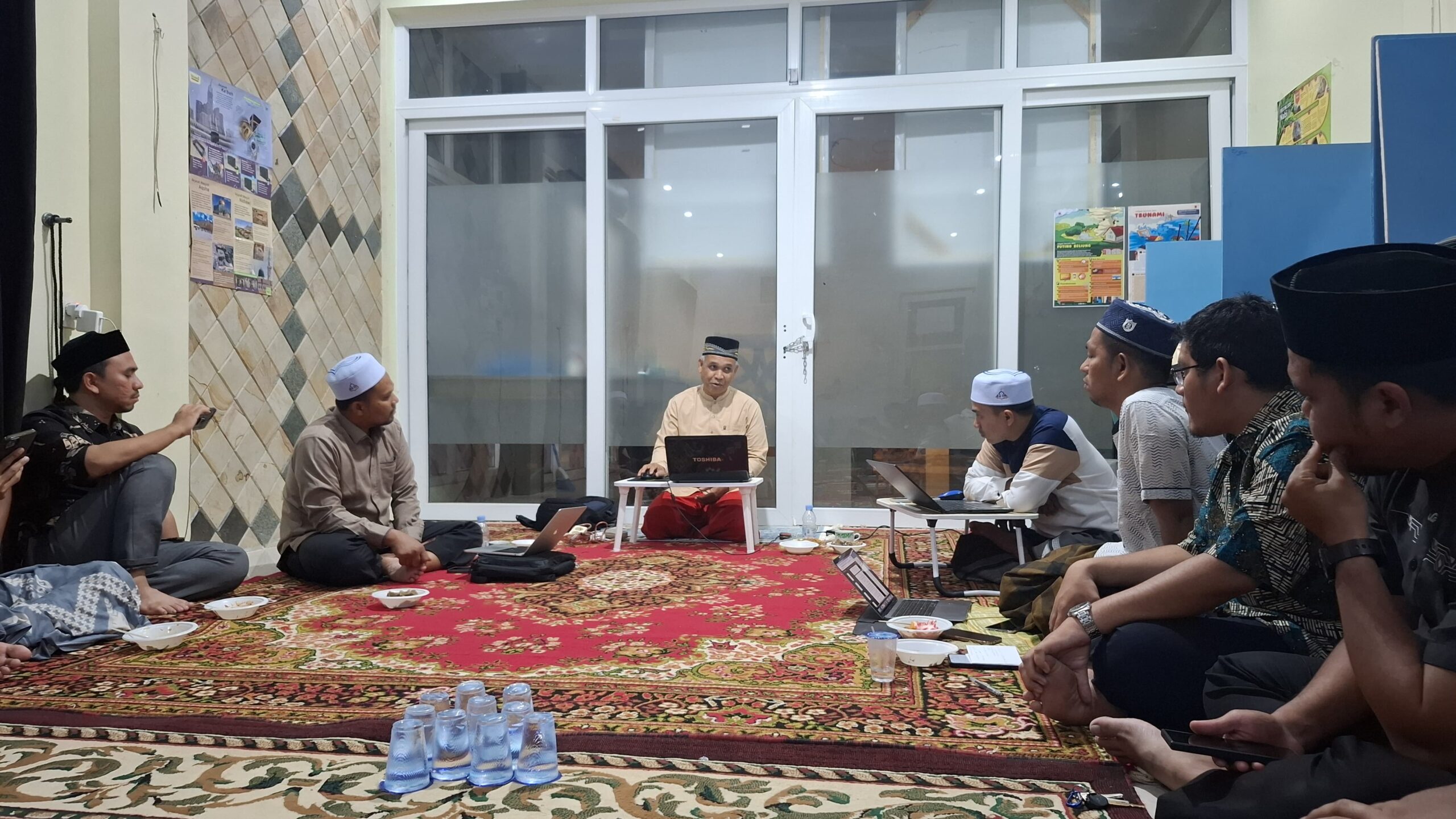 Tgk. Aiyub Berdan Kupas Shalat Berjamaah dalam Pengajian Bulanan DSPM